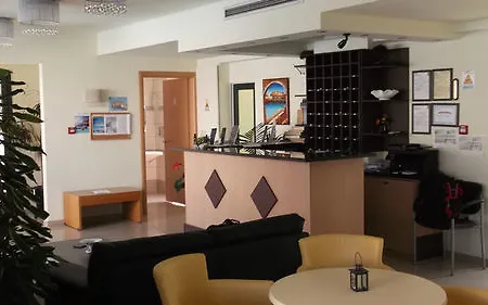 Aparthotel Athina 3*